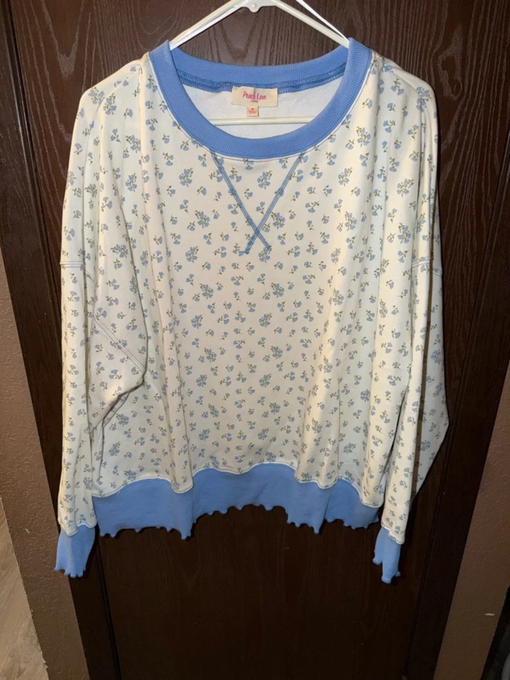 Peach Love California Cream and Blue Floral Pullover Sweatshirt